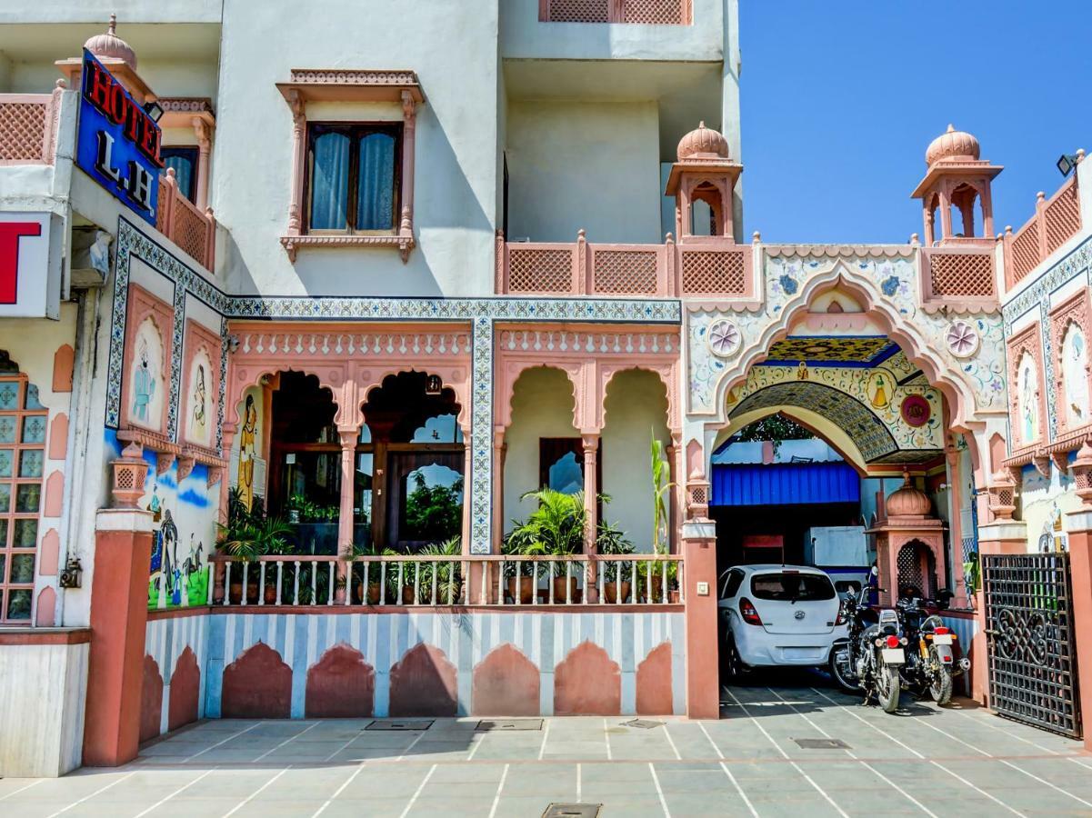 Oyo 22400 Hotel Lichana Haveli جايبور المظهر الخارجي الصورة